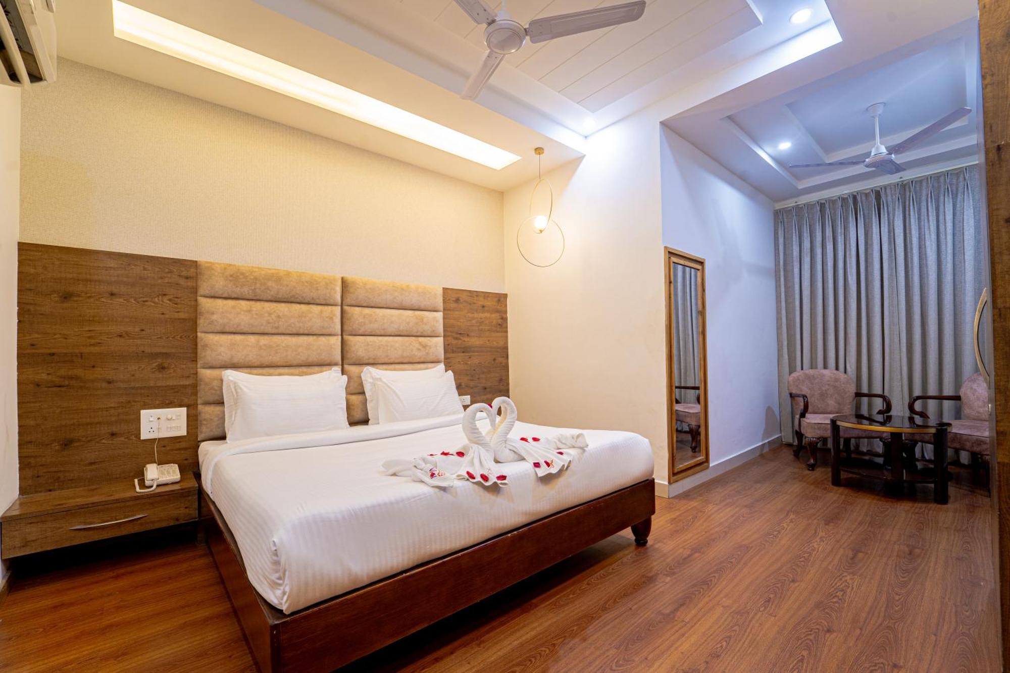 Pink Mango A Boutique Hotel Hisar ภายนอก รูปภาพ